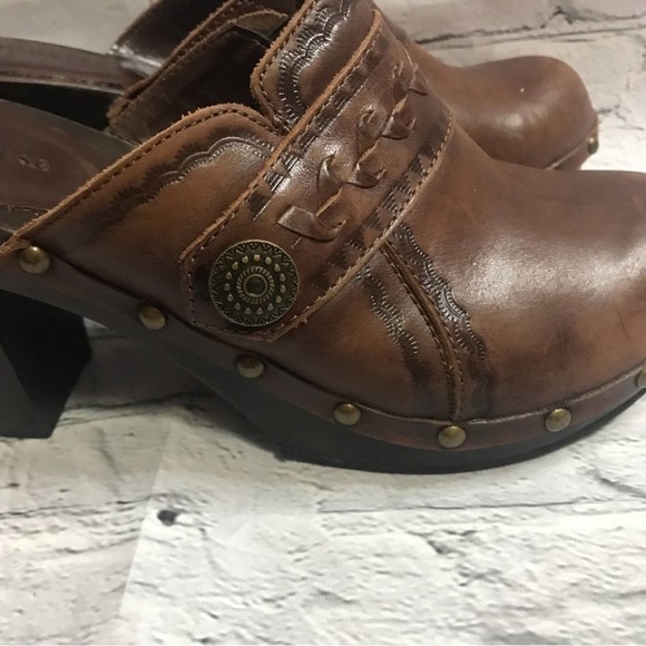 Warrior Leather Mules  by Z Universe Size 8.5 - Picture 10 of 14